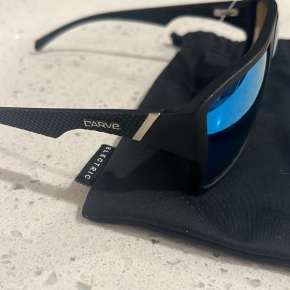 Carve Australia polarized sunglasses - Picture 2 of 2